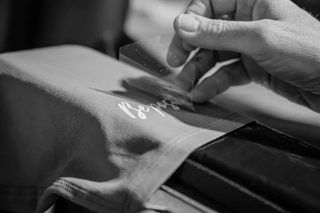 Flocage sur la manche d'un t-shirt