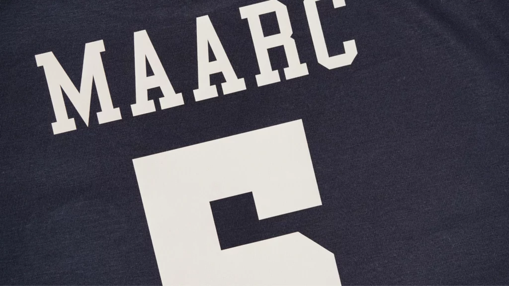 Flocage textile sur un maillot de foot