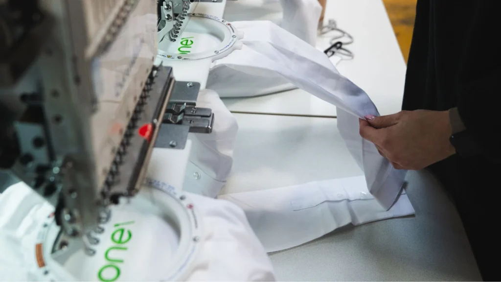 Prix d'une broderie sur chemise