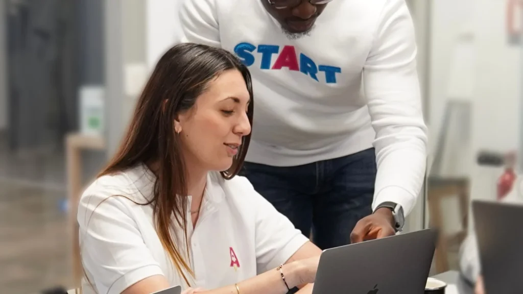 Polo et pull personnalisés pour les commerciaux d'une entreprise