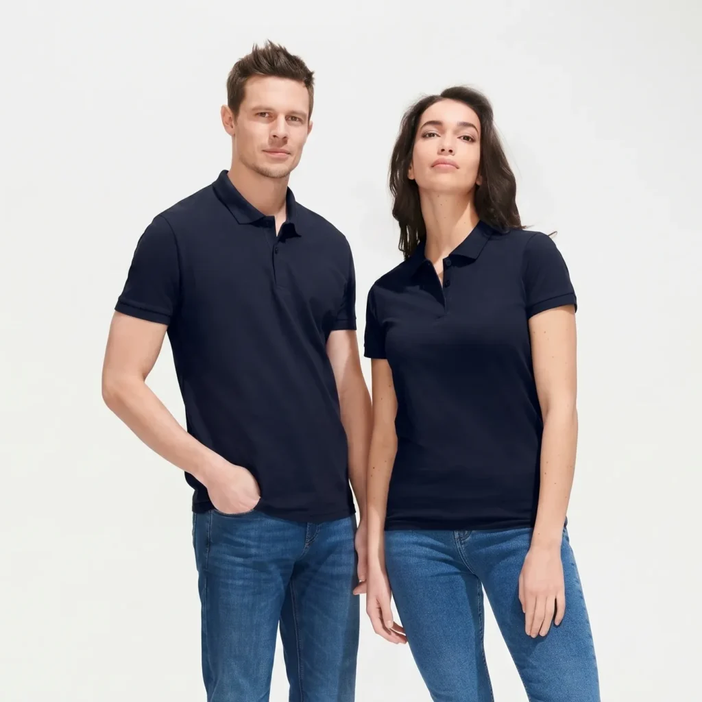Deux mannequins mixte portant un polo personnalisable Perfect de la marque Sol's