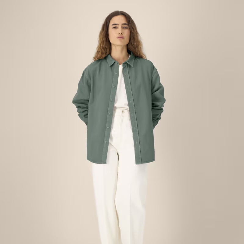 Chemise de la collection SS26 pour femme de couleur verte